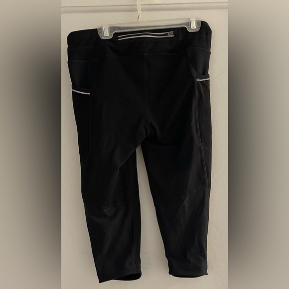 Athelta Black Cropped Leggings Size Small - Picture 4 of 6